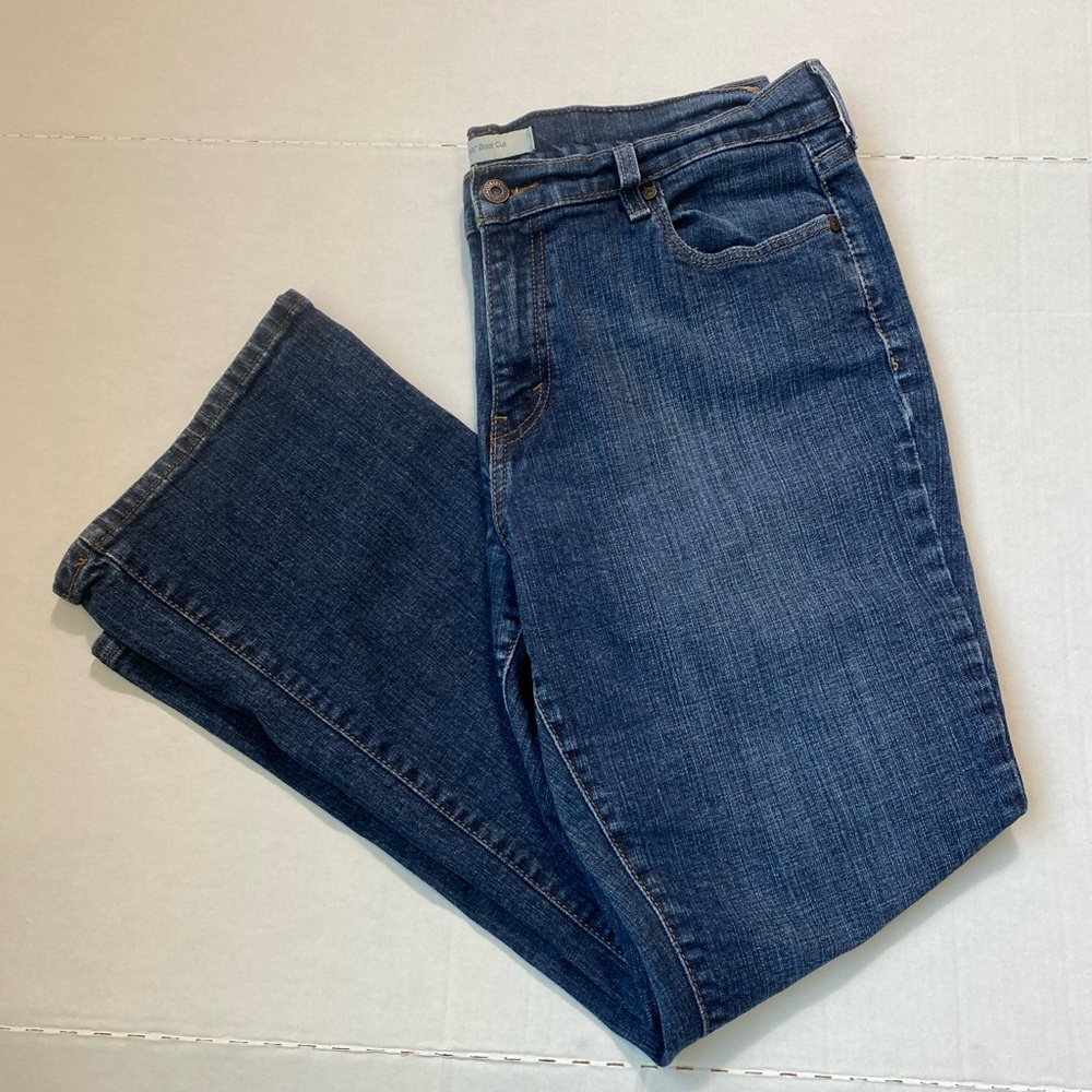 Levi’s Red Tab 515 boot cut womens denim blue jeans Size 16 short